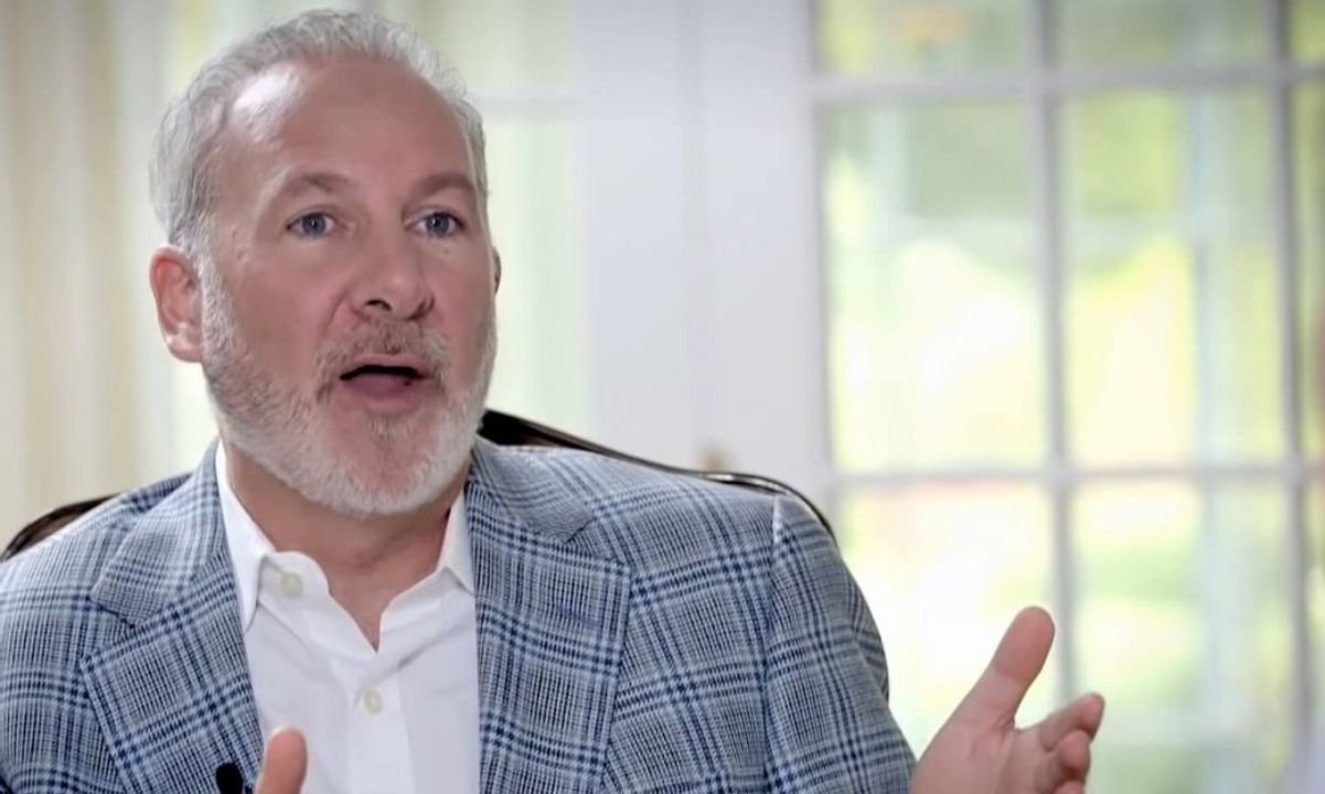 Peter Schiff Claims Vindication as Bitcoin Falls 30% Since 2025 Sell Call