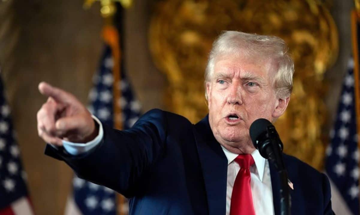 Trump Adds Coinbase and Bitcoin Stocks to Portfolio